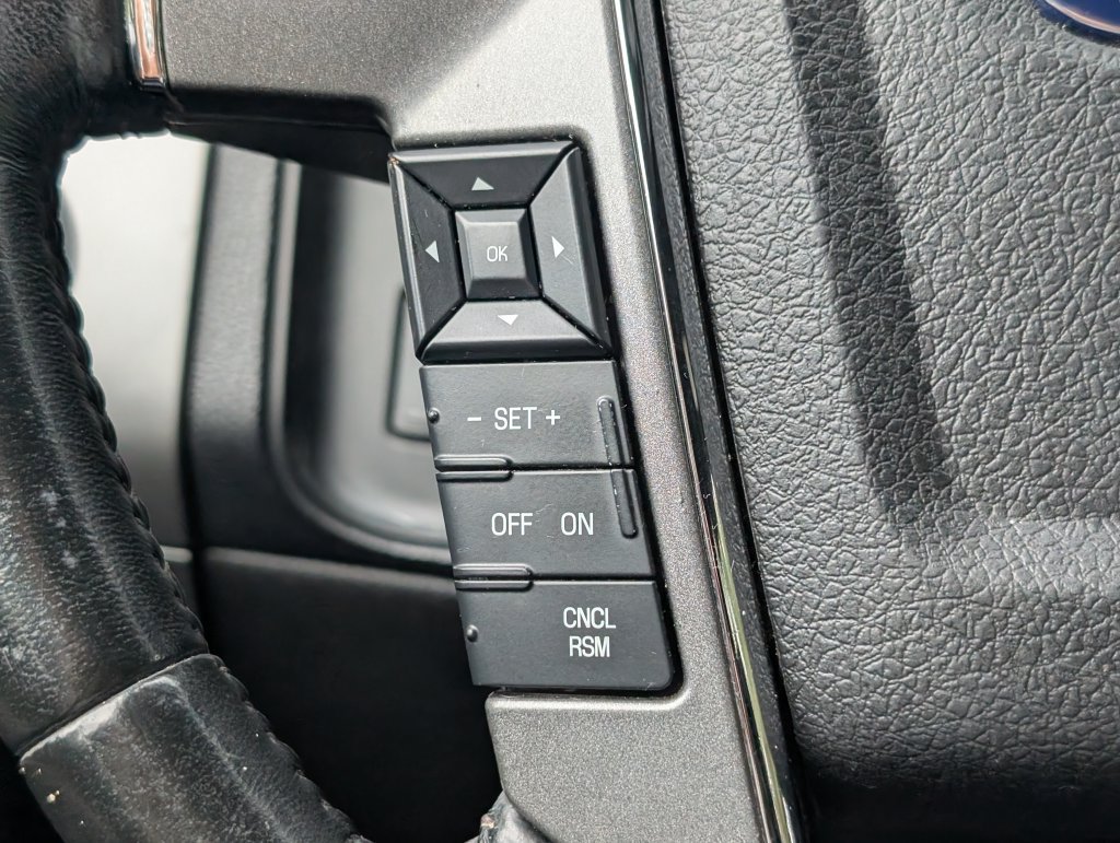 Used 2016 Ford Expedition Platinum RWD image 20