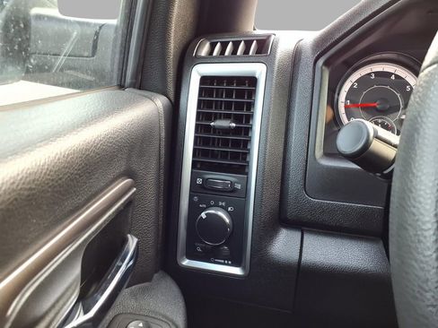 Used 2024 RAM 1500 Classic Warlock AWD/4WD image 16