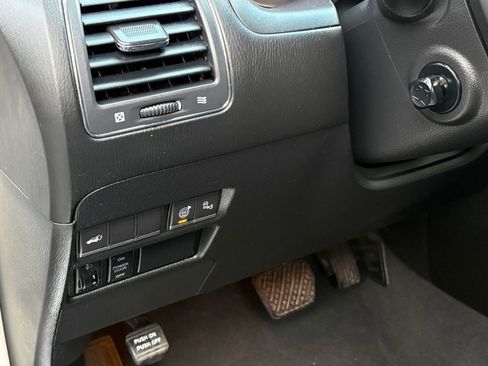 Used 2016 INFINITI QX80 4WD w/ Driver's Assistance Package image 13