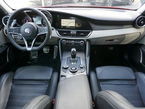Used 2018 Alfa Romeo Giulia Ti Sport w/ Quick Order Package 22U Sport RWD image 21