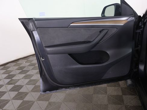 Used 2024 Tesla Model Y Long Range image 23