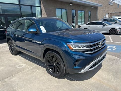 Used 2022 Volkswagen Atlas Cross Sport SE w/ Panoramic Sunroof Package AWD/4WD image 2