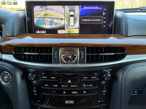 Used 2018 Lexus LX 570 4WD w/ Luxury Package image 30