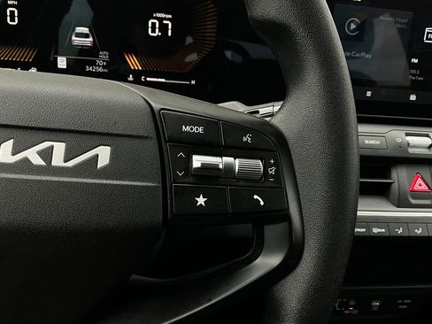 Used 2025 Kia K4 LXS image 35