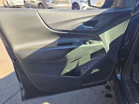 Used 2022 Chevrolet Equinox LT image 21