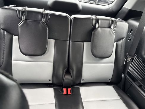 Used 2022 Ford Explorer XLT w/ Equipment Group 202A image 16