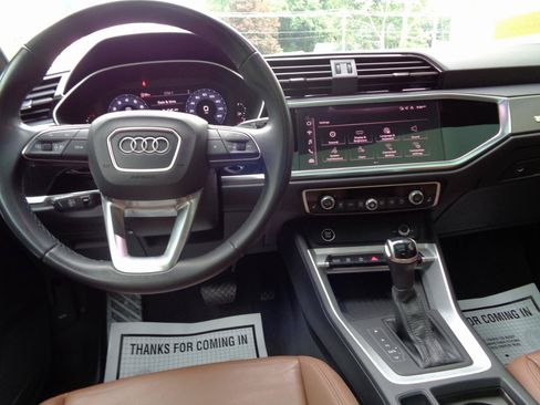 Used 2024 Audi Q3 2.0T Premium AWD/4WD image 11