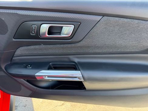 Used 2025 Ford Mustang Convertible RWD image 8