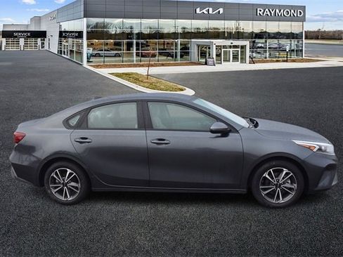 Certified 2023 Kia Forte LXS w/ LXS Technology Package image 2