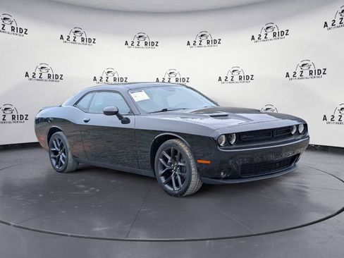 Used 2019 Dodge Challenger SXT w/ Blacktop Package image 1
