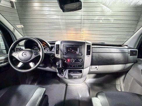Used 2016 Mercedes-Benz Sprinter 2500 image 16