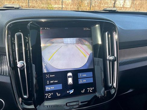 Used 2022 Volvo XC40 T5 R-Design w/ Advanced Package image 30