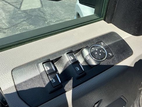 Used 2017 Ford F250 XLT w/ FX4 Off-Road Package AWD/4WD image 13