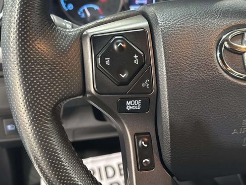 Used 2020 Toyota Tacoma SR5 AWD/4WD image 20