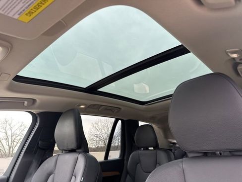 Certified 2024 Volvo XC90 T8 Plus w/ Protection Package Premier image 19