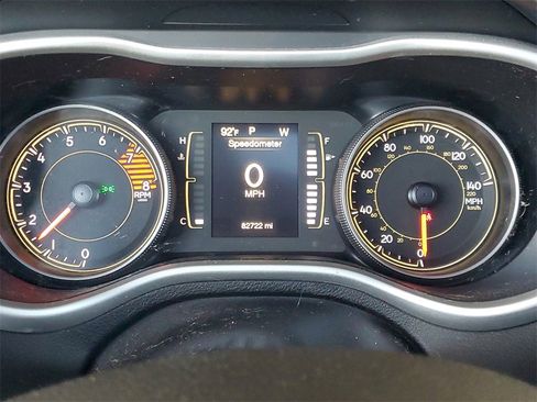 Used 2018 Jeep Cherokee Latitude Plus w/ Comfort/Convenience Group image 17