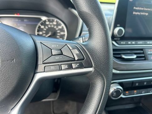 Used 2025 Nissan Altima 2.5 SV FWD image 20