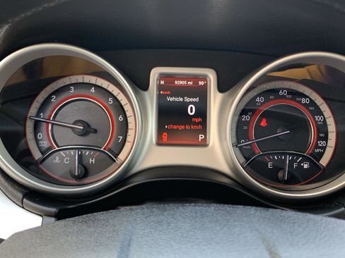 Used 2015 Dodge Journey SXT w/ Flexible Seating Group image 18