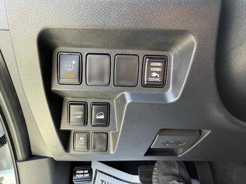 Used 2022 Nissan Frontier SV AWD/4WD image 28