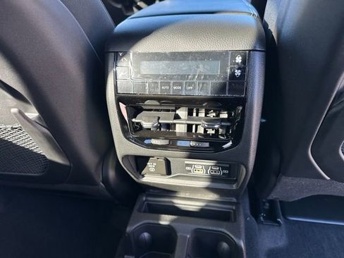 New 2025 Jeep Grand Cherokee L Laredo image 25