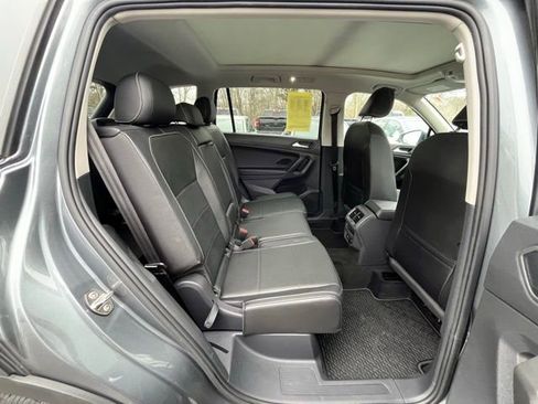 Certified 2021 Volkswagen Tiguan SE w/ Panoramic Sunroof Package image 19