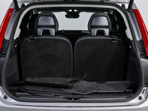 Certified 2024 Volvo XC90 B5 Plus image 34