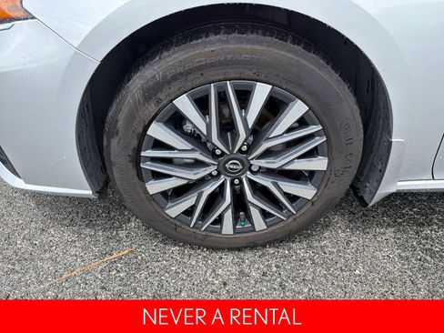 Certified 2023 Nissan Altima 2.5 SV FWD image 9