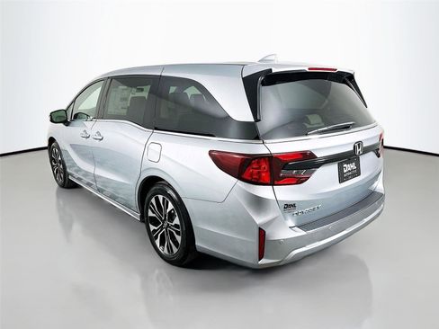 New 2026 Honda Odyssey Elite image 5