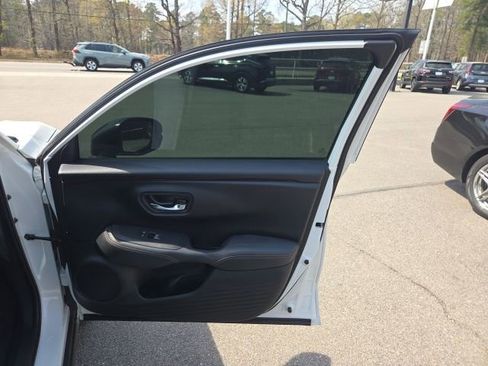 Used 2023 Honda HR-V Sport image 30