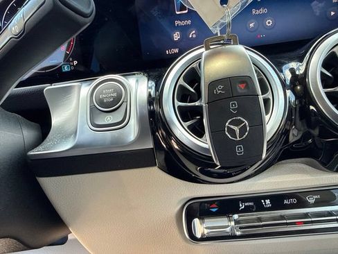Used 2026 Mercedes-Benz GLB 250 4MATIC image 40