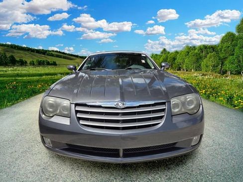Used 2005 Chrysler Crossfire Limited RWD image 2
