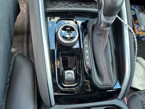 Used 2023 Chevrolet Colorado Z71 w/ Z71 Convenience Package 2 AWD/4WD image 16