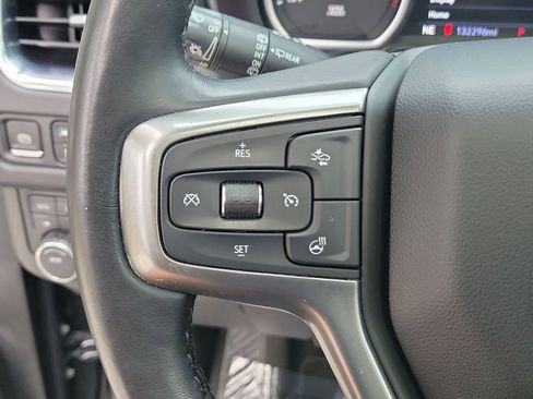 Used 2021 Chevrolet Suburban Premier w/ Premium Package image 25