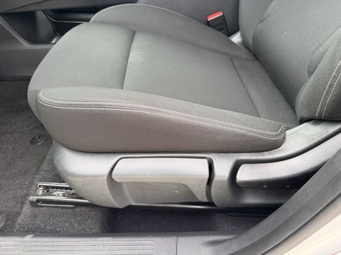 Used 2024 Nissan Rogue S AWD/4WD image 26