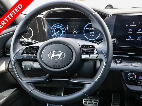 Certified 2025 Hyundai Elantra SEL FWD image 17