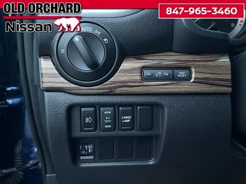 Used 2019 Nissan Titan SL w/ Chrome Package image 10