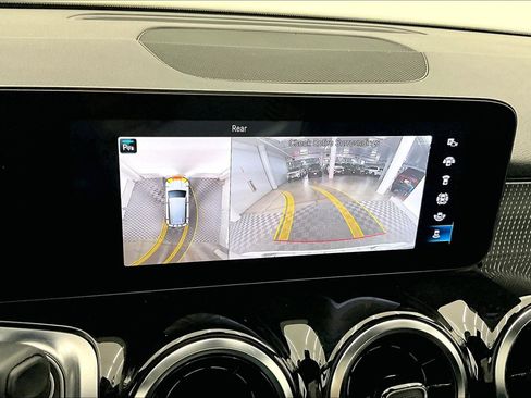 Certified 2022 Mercedes-Benz GLB 250 image 28