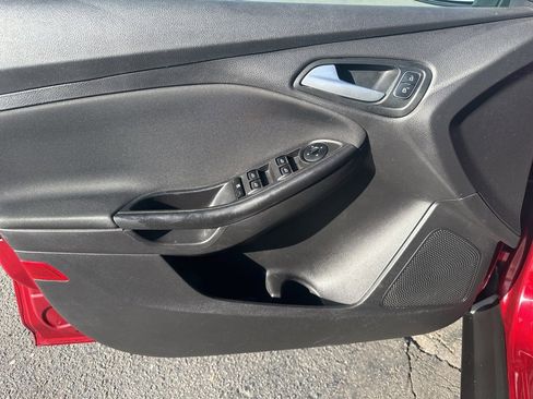 Used 2015 Ford Focus SE image 17