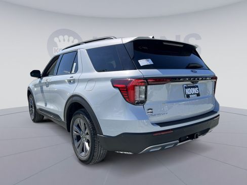New 2026 Ford Explorer Active w/ Active Comfort Package AWD/4WD image 4