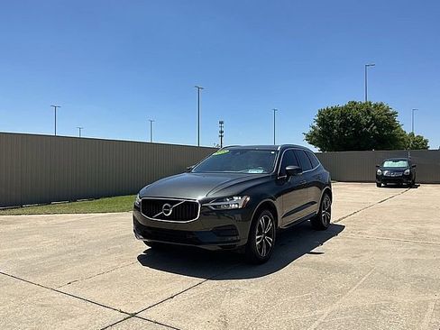 Used 2020 Volvo XC60 T6 Momentum AWD/4WD image 1