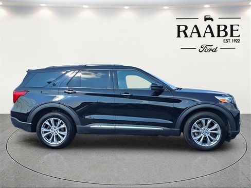 Used 2022 Ford Explorer Limited w/ Equipment Group 301A image 8