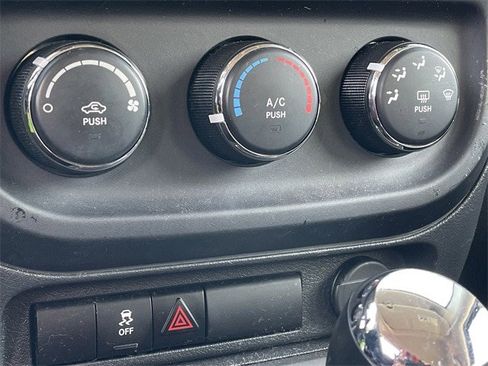 Used 2016 Jeep Patriot Sport w/ Power Value Group image 13