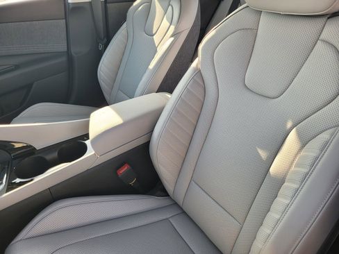 New 2026 Hyundai Elantra Limited image 12