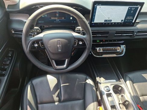 Used 2023 Lincoln Corsair AWD w/ Equipment Group 101A image 11