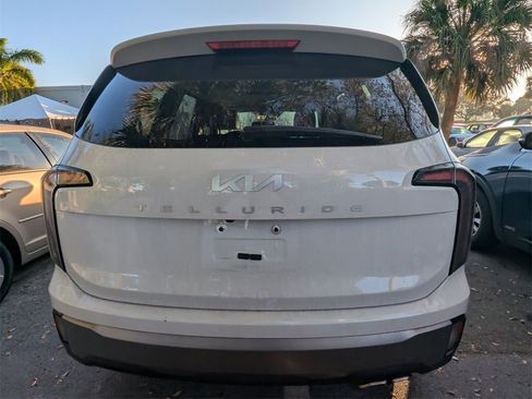 Used 2025 Kia Telluride EX image 11