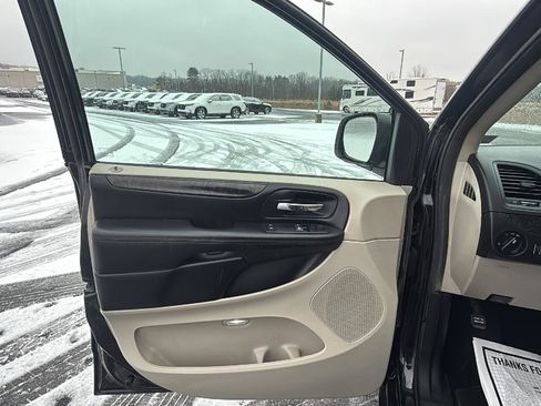 Used 2015 Dodge Grand Caravan American Value Package w/ UConnect Hands-Free Group image 25