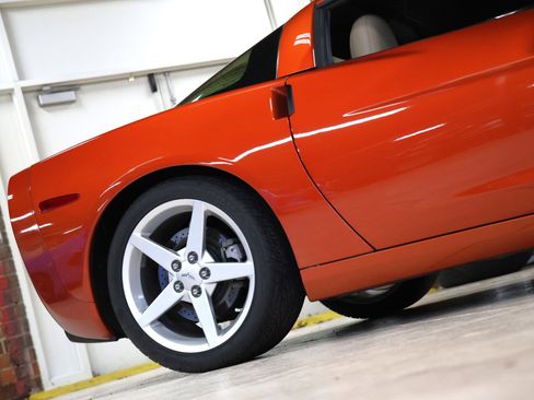 Used 2005 Chevrolet Corvette 2dr Cpe w/ Performance Handling Package image 29