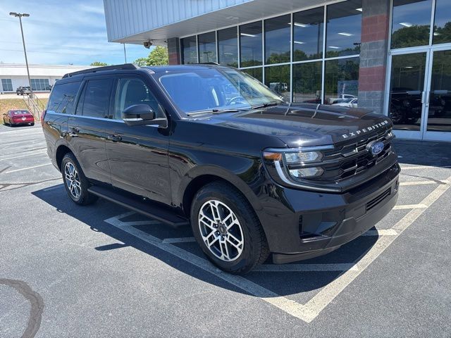 Used 2025 Ford Expedition Active AWD/4WD image 5