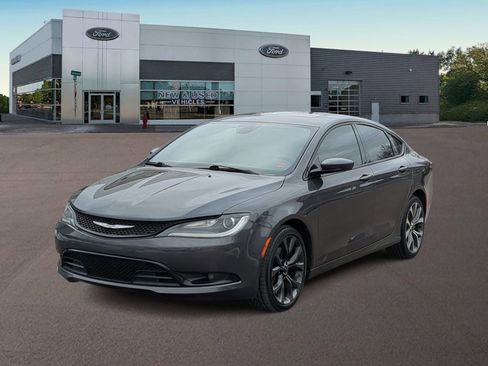 Used 2016 Chrysler 200 S w/ Comfort Group image 5