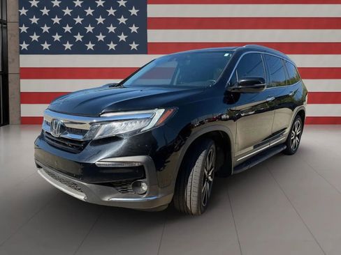 Used 2019 Honda Pilot Touring image 3